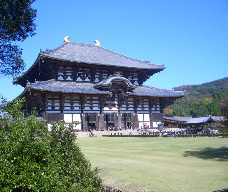 Toodai Ji - The Hall that houses the giant Buddha
