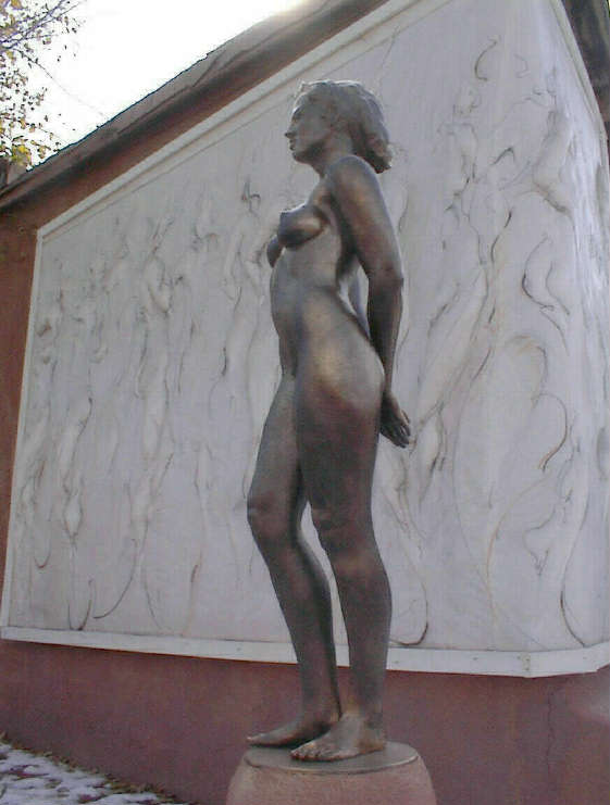 Standing Nude... seen on  Canyon Rd. in Santa Fe